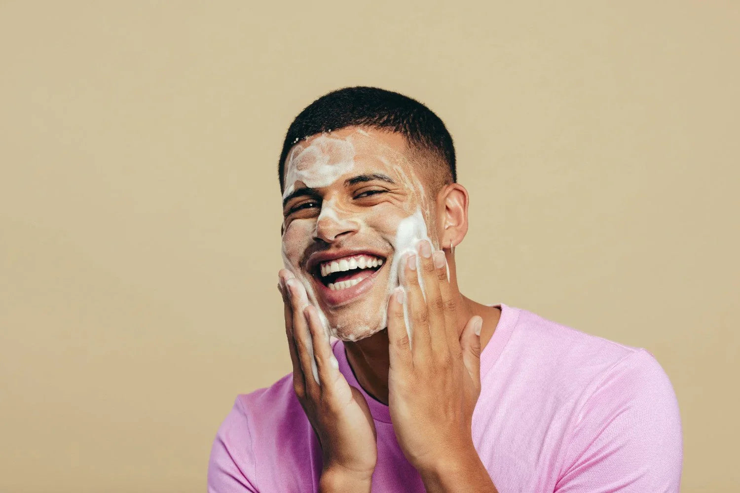 Männerhautpflege ohne Mythen – Warum sie wichtig ist und wie einfach sie sein kann